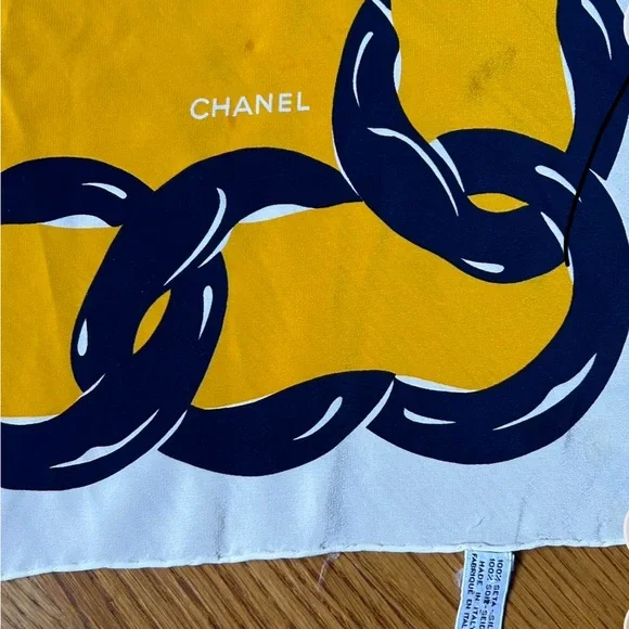 Chanel scarf - Picture 3 of 5